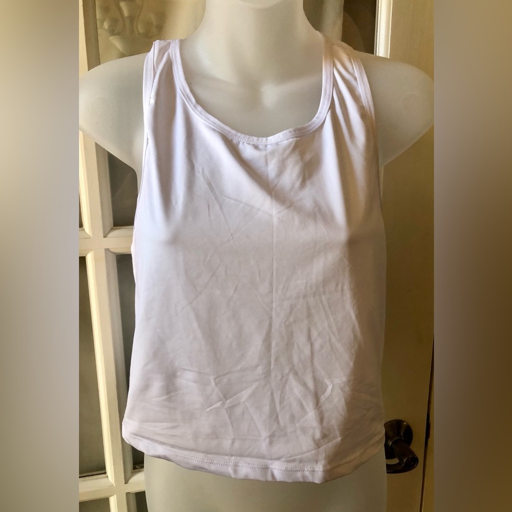 5/25 SALE 🌸🌸🌸Women’s white sleeveless crisscross workout tank in size XXL